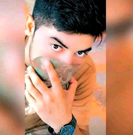 Qyamat khiz ha ankha tumhari..