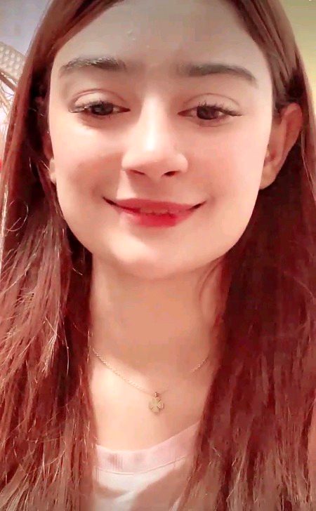 خودپسندی سے نکل آؤ تو مجھ سے ملنا 
میں برابر کے تعلق پہ یقین رکھتی ھوں..✌️👑🔥