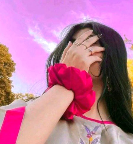 تجھ سے ملنے کو بے قرار تھا دل
تجھ سے مل کر بھی بے قرار رہا