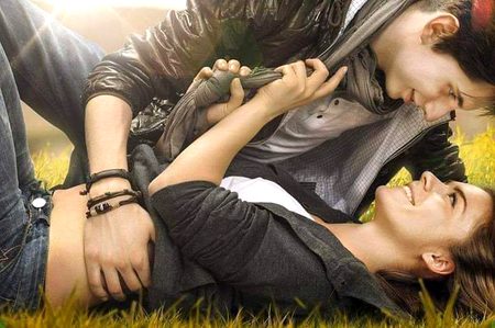 !چلو مر ہی جاتا ہوں تم پر مگر یہ بتاؤ🤷♀️
!!دفن باہوں میں کرو گی یہ سینے میں😍