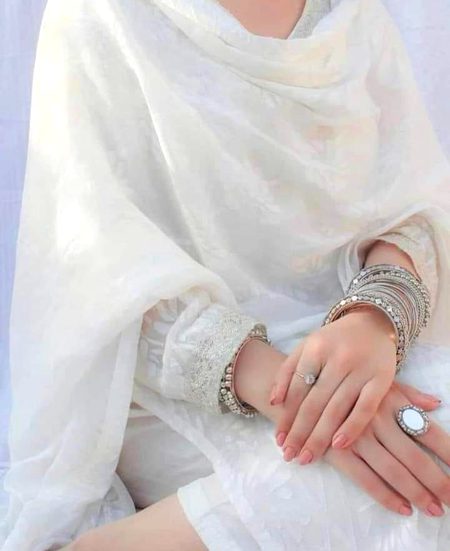 ہم تو آپ پر مرتے ہیں ۔۔🙆🏻♀️🤗
اب آپ  پر فرض ہے ہمیں زندہ رکھنا ۔☺️😍Husband g❤