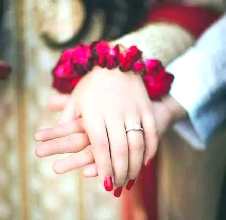 ہمیں عادت نہیں یوں۔۔۔۔۔ہر کسی پہ فدا ہونے کی.....❤ تمھارا انداز ہی کچھ ایسا تھا کہ سنبھل نہیں پائے..��N♡Parshy��۔۔
