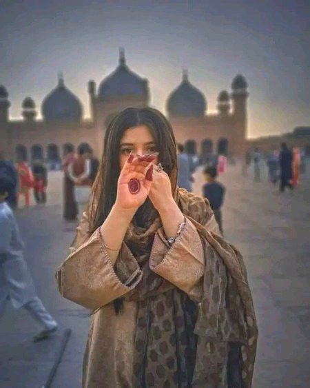 Beautiful People image