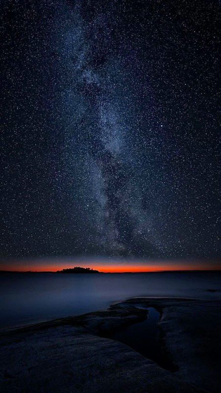 Roz roz aankhon tale
ek hi sapna chale
Raat bhar kaajal jale
aankh mein jis tarah
Khwaab ka diya jaale