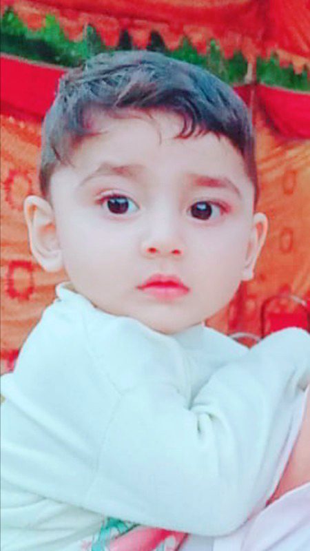 Tum na aana meri ayadat ko...
Tera ehsaan mar dalay ga...