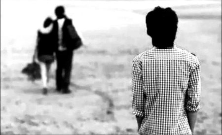 ﺟﻮ ﻟﻮﮒ ﻣﯿﺴﺮ ﮨﯿﮟ ﻭﮦ ﻟﻮﮒ ﻏﻨﯿﻤﺖ ﮨﯿﮟ
ﮐﺐ ﮐﻮﻥ ﺑِﭽﮭــﮍ ﺟﺎﺋﮯ ﺍﻧﺪﺍﺯﮦ ﻧﮩﯿﮟ ﮨﻮﺗﺎ