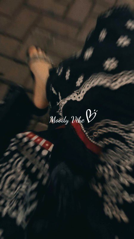 کیا سِتم ہے کہ
دَم گُھٹتا ہے، نِکلتا نہیں ~ 🖤🙌🏻