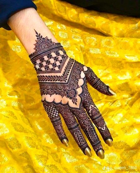 Mehndi design ✨