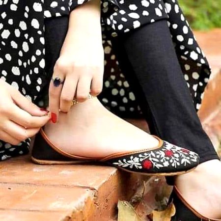 #کوئ تو بات تھی اس میں جناب
یوں ھی تو نہیں ھر خوشی لٹا دی ھم نے💘