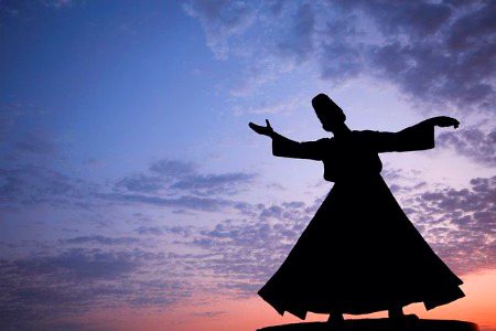 درختوں سے تعلق کا ہنر تو سیکھ لے انساں جڑوں میں زخم لگتے ہیں ٹہنیاں سوکھ جاتی ہیں