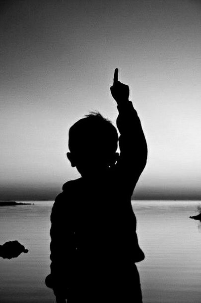 By saim 
عزت تو سب کو چاہیے
مگر لوگ وآپس دینا بھول جاتے ہیں