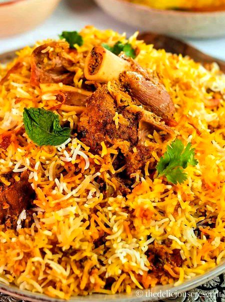 Aa jao jis jis ne baryani khani hai