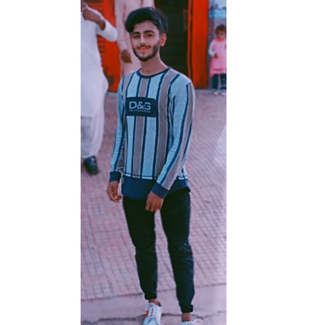 ہم آخری گلاب ہیں دنیا کی شاخ پر....
ترسیں گے ہم کو لوگ یہ اگلی بہار میں ...
ہم کھو گئے تو ڈھونڈ تے پھرتے رہو گے تم ...
لاکھوں میں مل سکیں گے نہ ہم سے ہزار میں