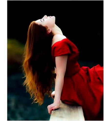 جسے محرومیاں ملی ہوں وہی جان سکتا ہے🙂
زبانی حوصلا جھوٹھی مروت کچھ نہیں ہوتی🔥
کئی رشتوں کو جب پرکھا تو نتیجہ ایک ہی نکلا🖤
ضرورت سبھی کچھ ہے محبت کچھ نہیں ہوتی🥀
