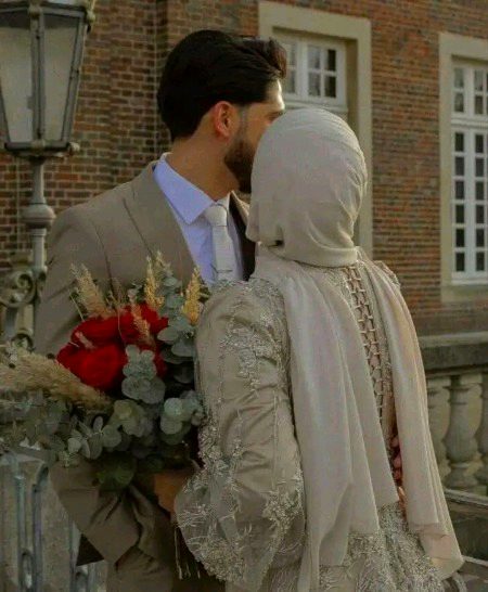 _جب تُم میری آنکھوں سے اوجھل ہوتے ہو تب مجھے معلوم پڑتا ہے_
 _اگر مکمل کائنات بھی میری دسترس میں آجاۓ تو وہ تمہارا نعم البدل ہرگز نہیں  ہو سکتا