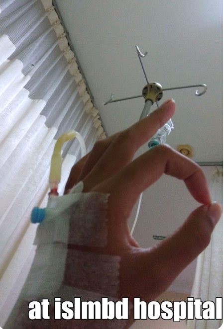 چل چھوڑ دنیا کی بے رخی اے دل وہ دیکھ قبرستان میں کتنا سکون ہے