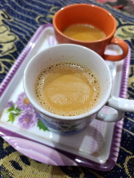 ہزار چاہنے والوں سے 😍
ایک چائے پلانے والا بہتر ہے ☕🌸