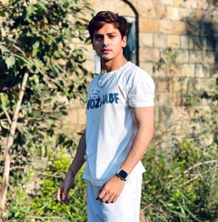 LIFE IS 10% WHAT HAPPENS TO YOU AND 90% HOW YOU REACT TO IT 🖤🥀