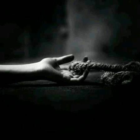 مجھے ایسا شخص کبھی نہیں ملا🖤
جو مجھے کھونے سے ڈرتا ہو۔۔۔۔😔