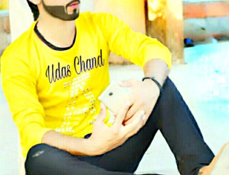 مغرور_لوگوں_کے_سامنے ✌️
꧁ℂ𝕙𝕒𝕒𝕟𝕕꧂
𖨆 غرور_کرنا_اچھا_لگتا_ہے_مجھے✌️