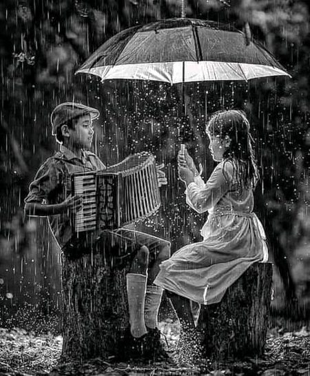 رخصت ہوا تو آنکھ ملا کر نہیں گیا🥀
وہ کیوں گیا ہے یہ بھی بتا کر نہیں گیا.
وہ یوں گیا کہ باد صبا یاد آ گئی.
احساس تک بھی ہم کو دلا کر نہیں گیا🔥 Mahii 💔