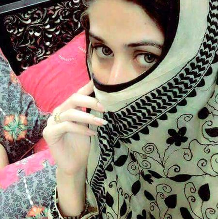 ما له هم چل رازې دوکه رازې خو نه یئکووم
مړه بس هره طریقه رازې خو نه یئ کووم
