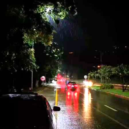 Ye barish⚡💧🌁Tom oer my 1chatri☔🌂⚡🌇 🌷🌺🍁🍂🍃💓💜