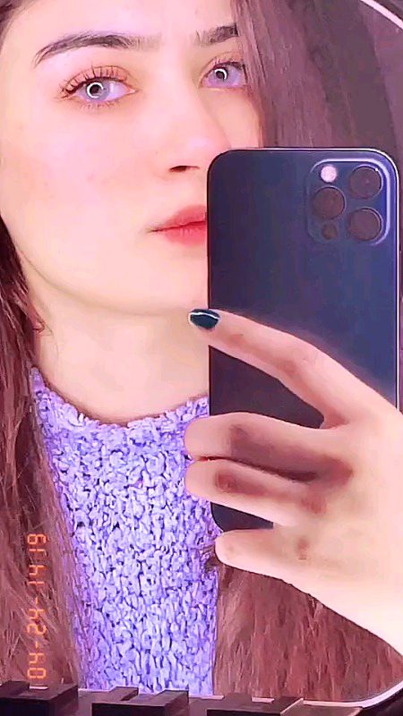 تجھ سے بڑی وفا تلاش کی میں نے 
کچھ نہ ملا مجھے ایک بے رخی کے علاوہ🔥