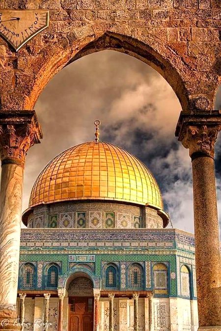 یا اللّٰہ بیت المقدس کی حفاظت فرما آمین یا اللّٰہ فلسطینیوں کی حفاظت فرما آمین 😢😢😢