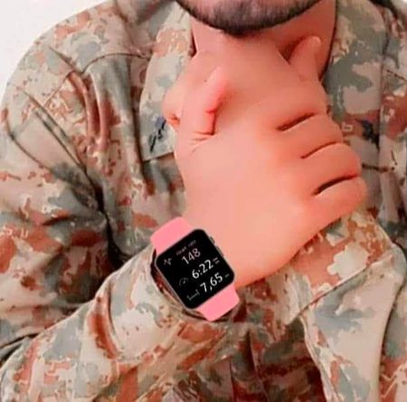 سنو روح من
تم میرا ہاتھ تو تھامو
میں ثابت کر دوں گا
کہ ہر کوئی چھوڑ کر نہیں جاتا
..!! 🙂🖤 🥀