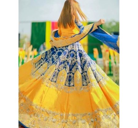 لڑکی پھنسانے کی نہیں بسانے کی ہمت پیدا کرو اس طرح سے جو تمھارے گھر میں ہیں وہ بھی بسائی جائے گی پھنسائی نہیں_" 🙂💔
مکافات عمل ایک کڑوا سچ ھے." 🖤