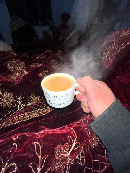 اپنی چائے، کافی یا دل کو ٹھنڈا نہ ہونے دیں، یہ موسم سرما ہے! سب کچھ پہلے ہی کافی ٹھنڈا ہے...
❤️👀☕️🌱😍🌿