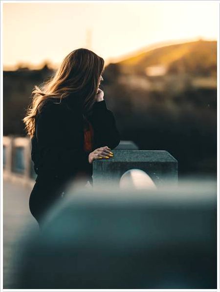 ہم پلٹ کر کسی کے پاس جایا نہیں کرتےدل کی ہم ہر بات بتایا نہیں کرتےوہ خاص ہے میرے لیے خاص ہی رہے گاہم اسلیے ہر کسی کواپنا بنایا نہیں کرتے