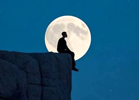 اسے کہنا مجھےاسکے بغیر رہنا نہیں آتا
بہت کچھ دل میں آتا ھےمگرکہنا نہیں آتآ 💔🥲