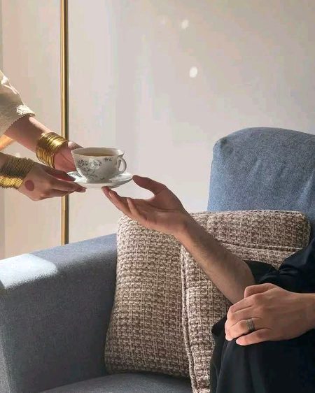 اپنے ہاتھوں سے چـائـے دیا  کرے گی 
مــیـں اِس قـدر لاڈلا بنوں گا اُس کــا🌝❣️🙂