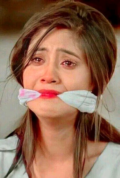 ~⁦ ♡‿♡
بات چلی تو نیل گگن سے تارے توڑے لوگوں نے ۔۔۔۔
 وقت پڑا تو جان چھڑالی جان سے پیارے لوگوں نے ۔۔۔۔🌹💐