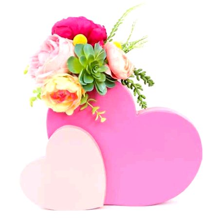 دنیا میں سب سے پیارا موسم دل کا ہوتا ہے اور سب سے خوبصورت جگہ انسان کا دل ہے