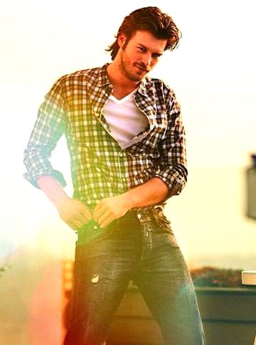 Turkish Celebs image