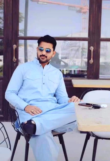 جس قدر جسکی قدر کی ہم نے------اس قدر بے قدر ہوئے ہم🙂
☹️