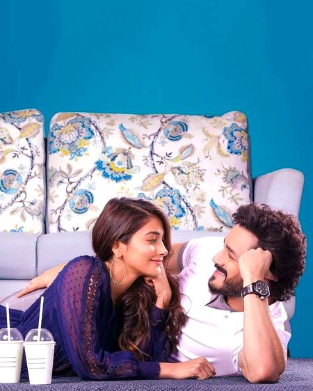 اب میری ساری توجہ ہے اس کی طرف 
اب میرے پاس زمانے کے لئے وقت نہیں ❤️🥀