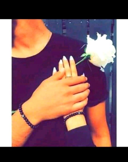 Tu Chand Aur Main Sitara Hota.... Aasmaan Mein Ek Aashiana Humara Hota.... Loog Tumhe Door Se Dekhte.... Nazdeeq Se Dekhne Ka Haq Baas Humara Hota....