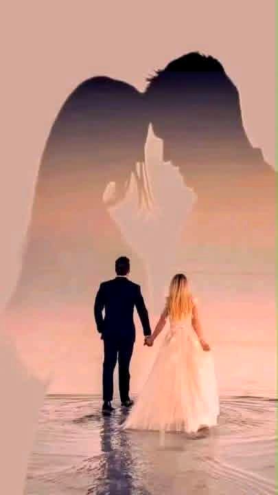 *کیسے بتاؤں تجــــھ کو اپنی دیوانگــــی کا عالم؛میرے خیالوں میں تو حقیقت کی طرح رہتی ہے!*