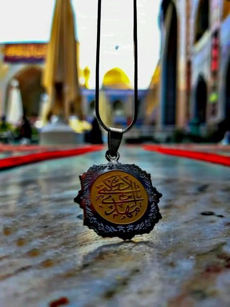 ہم کرتے ہیں نمازوں میں ورد یہ  صبح و شام 
سجدوں میں اِک دعا پر ہی ہم کرتے ہیں قیام 
پردے  میں  رہنے  والے  سب  تیرے  یہ  غلام 
بس  العجل  العجل  ہی   کرتے   ہیں  یا  امامؑ 
🌹اَلســَّـلاَمُ عَلــيكَ صَاحِبُ والزمانؑ🌹
❤️اللّهمَّ عَجِّـــلْ لِوَلِیِّڪَ الفَــــرَج❤️🤲🏻