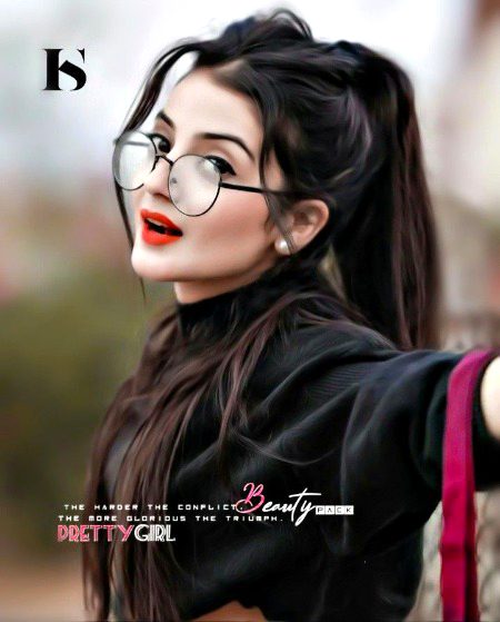 Uss Ko Yaad Naa Hoga Hamara Chehra Bhi,
Tamam Shayari Hum Jis K Naam Karte Hain