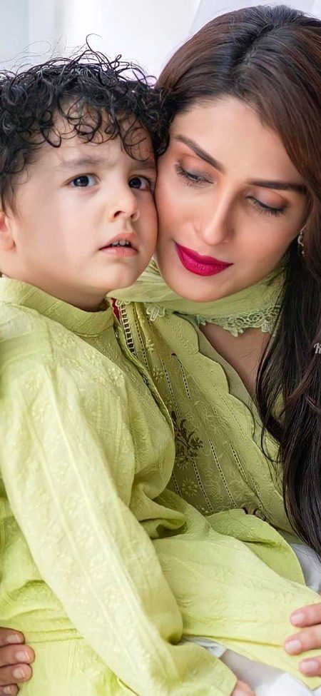 Pakistani Celebs image