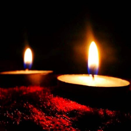 مجھے خبر نہ ہوئی کیا تلاش تھی اس کی
جو۔۔۔ میری ذات کے صفحے پلٹ گیا یونہی۔۔۔۔
