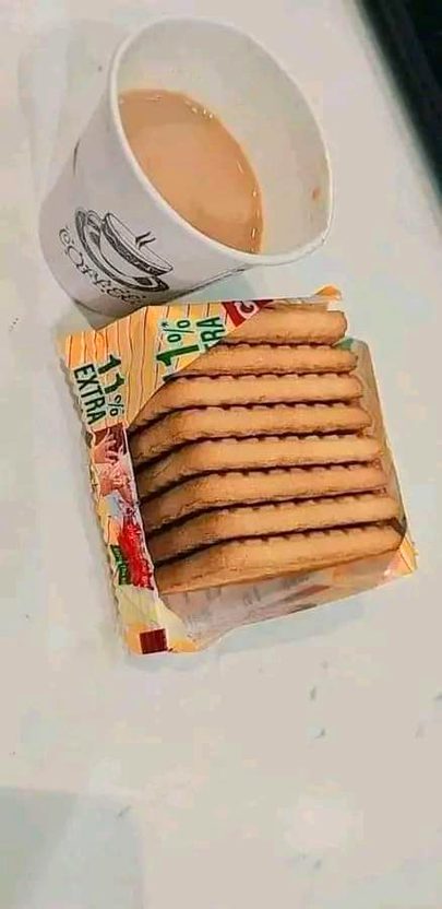 سن زندگی ،،،،،💞
مسائل پر کسی اور دن بات کر لینگے،،
آؤ آج اپنے لیے جیتے ہیں،،
دنیا سے بے فکر ہو کر،،
کہیں بیٹھ کہ چائے پیتے ہیں۔🖤🥀