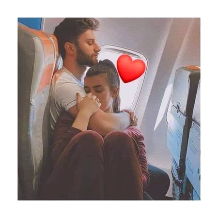 جب بھی ذکر ہوتا ہے سکون کا❤️🌸
وہی تیری بانہوں کی طلب لگ جاتی ہے💞👩❤️👨GurYaaa Umaar ❤️👍🏻