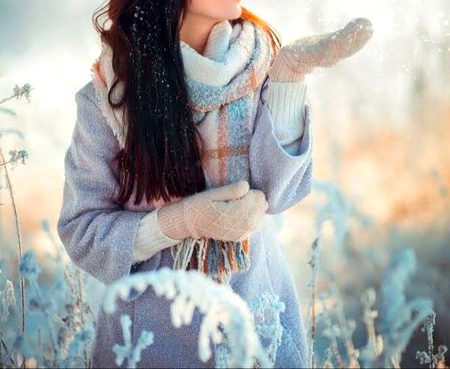 یاد دلاتا ہے دسمبر
کسی كے لہجے کا سرد ہو جانا...