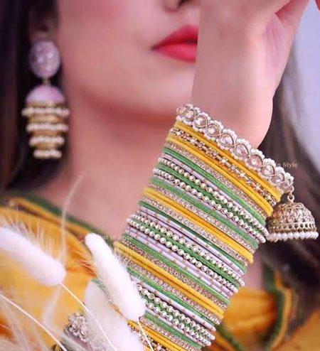 Jisny adaa seekh lee gamm me muskrany k isay kya mittay gey-gardashe zamany ki